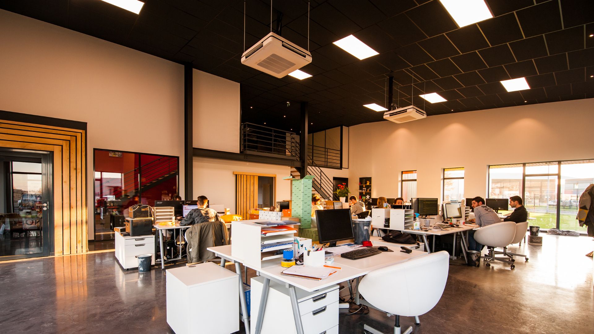 Clean office space